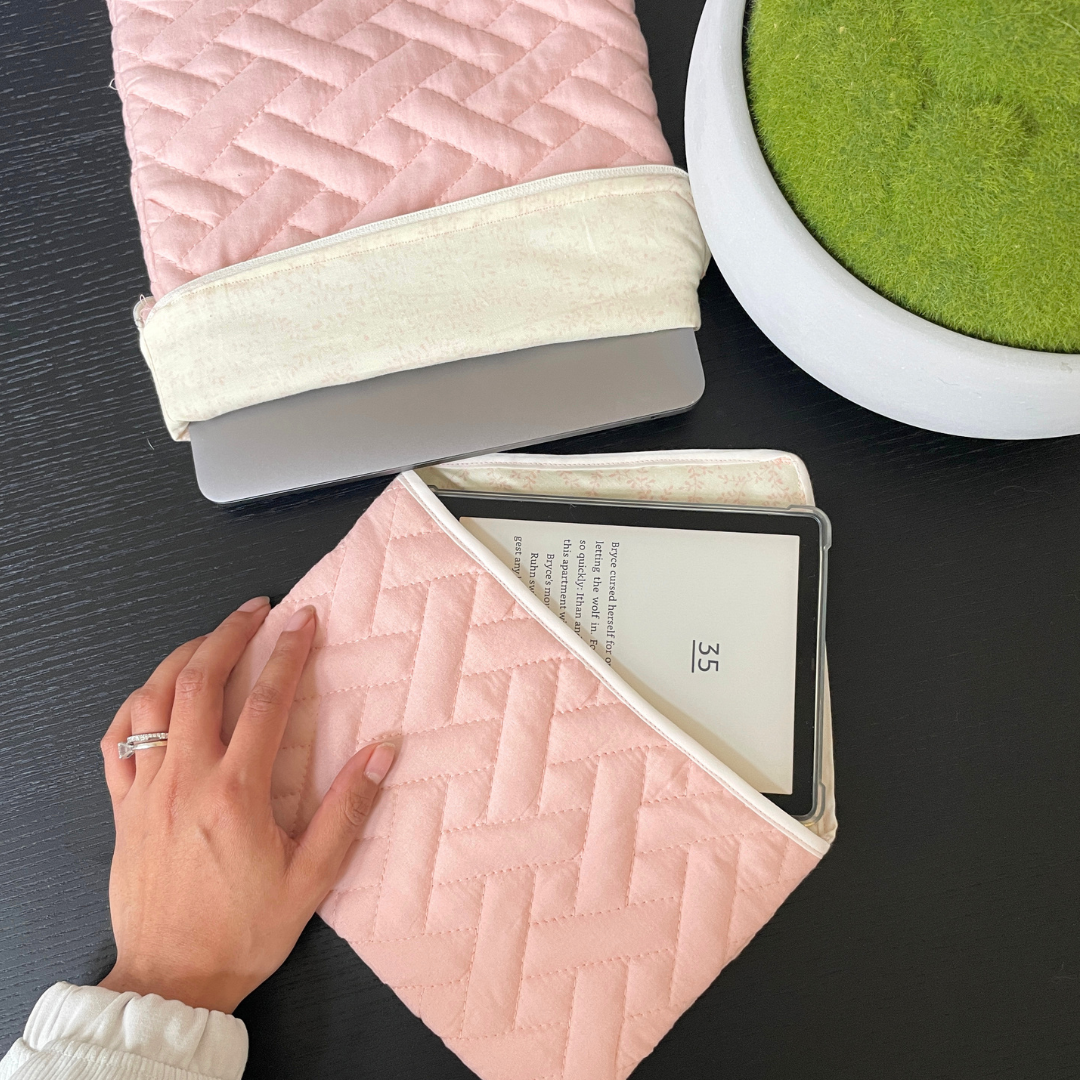Thrift Flip: Quilted Pillowcase to Padded Laptop Cover & Kindle Sleeve