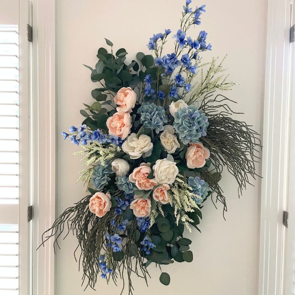 DIY Summer Floral Wall&nbsp;Installation